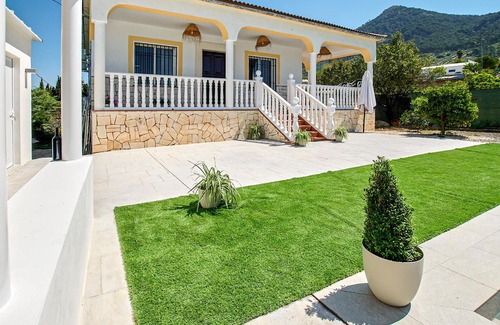 Rute House | A two-storey cottage with private garden and soothing privacy.