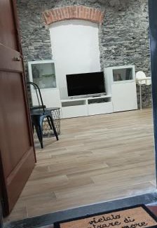 Riva Trigoso Apartment | Step to the Sea: Family-Friendly Oceanfront Retreat