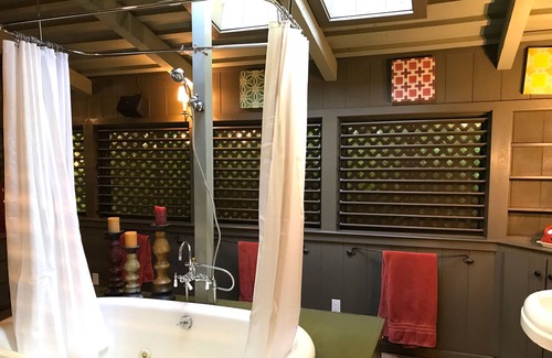 Kaanapali Cottage | Discover a Unique Dolphin Cabin in Beautiful Kaanapali