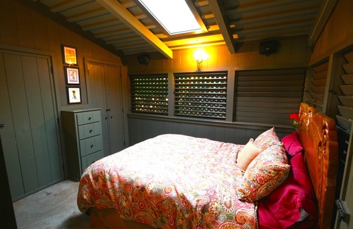 Kaanapali Cottage | Discover a Unique Dolphin Cabin in Beautiful Kaanapali