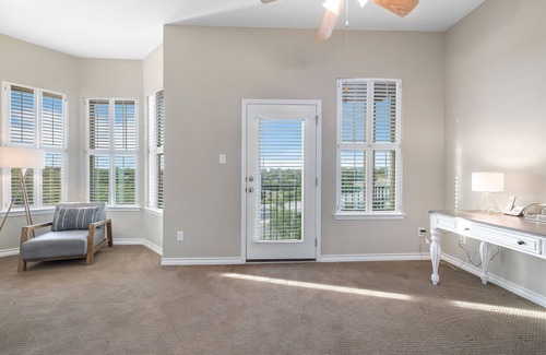 Georgetown House | Experience San Gabriel Views with Rooftop Terrace & Spa