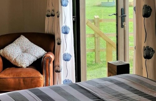 Brisley Cabin | Discover a Unique Haven for Your Total Escape Experience