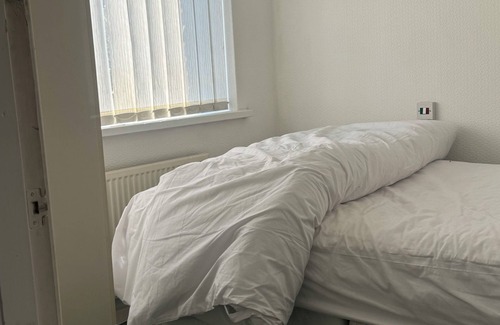 Manchester Apartment | A Unique lovely room and shared bathroom