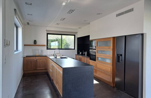 Uzes House | Unique Uzès Retreat with Private Pool & Ocean Views