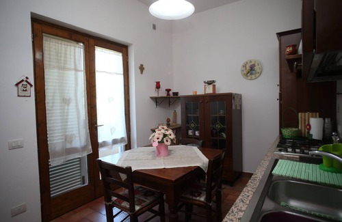 Pistoia House | Discover A Vale of House - Ideal Rural Getaway with Ocean Views