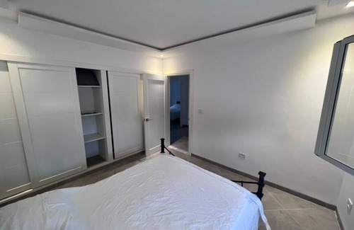 Eastern Hawaria House | Idyllic Waterfront Villa with Family & Pet-Friendly Amenities
