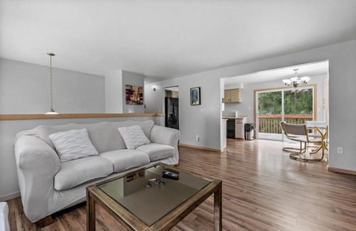 Silver Lake Villa | Spacious 2-Level House with Pet-Friendly Amenities
