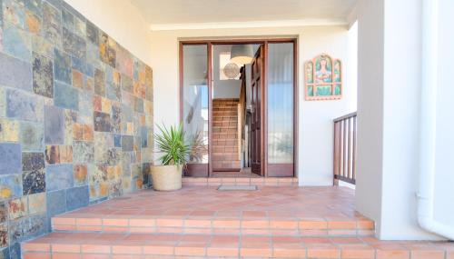 Port Alfred House | Oceanfront A-View-at-Kingfisher: Rated 9/10 & Family-Friendly