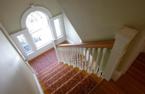 Newton Highlands House | Cozy Village Bed and Breakfast with Child-Friendly Amenities