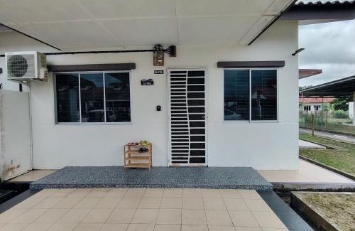 Lutong House | Top-Rated A&W Homestay with Kitchen in Miri, Ideal for Families