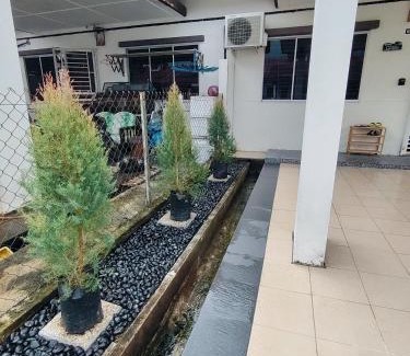 Lutong House | Top-Rated A&W Homestay with Kitchen in Miri, Ideal for Families