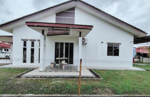 Lutong House | Top-Rated A&W Homestay with Kitchen in Miri, Ideal for Families