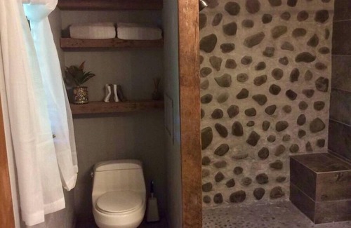 Burt Cabin | Relaxing Couples Retreat with Ocean View and Spa Amenities