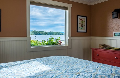 Sitka Apartment | Seaside Serenity: A Water's Edge Retreat with Ocean Views