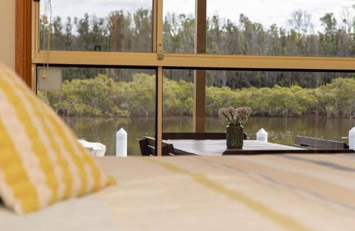 Tuncurry House | A Waterfront on Palmway