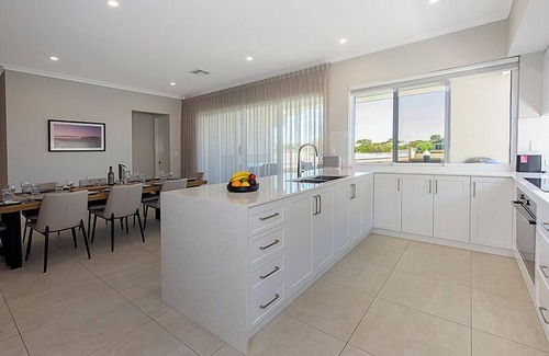 Geographe House | A Waterside Paradise - Geographe's Hidden Oasis