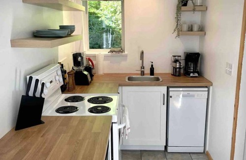 Ucluelet Cabin | Escape to Serenity: Newly Renovated Cabin Getaway
