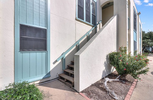 Sailhouse Condo | Relax and Unwind at A Wave From It All with Pool & Pier