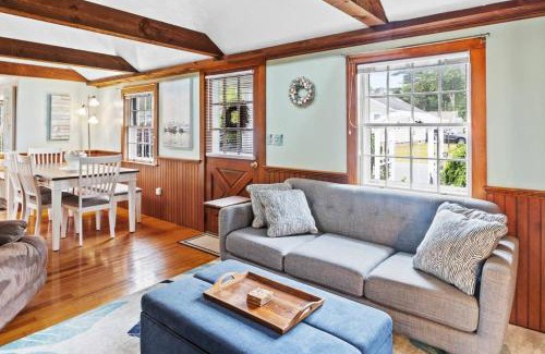 Wareham Center House | Relaxing Oceanfront Retreat at Swift's Beach Wareham