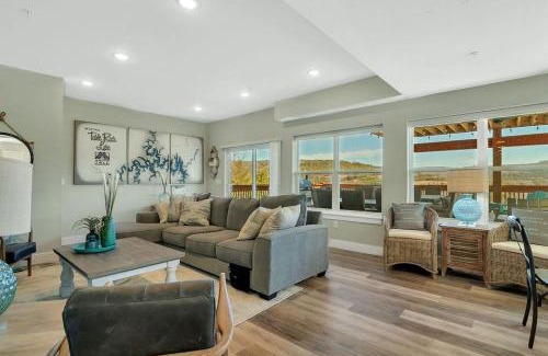 Branson House | Escape to A Wave From It All: Poolside Retreat Awaits