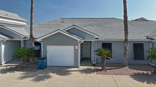 Safe Harbor House | Relax at A Wave From It All - 10/10 Guest Rated Retreat