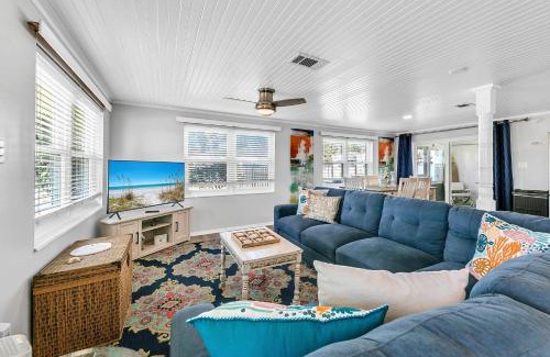 Riviera Beach House | A Wave We Go