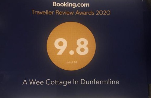 Dunfermline House | Charming Cottage Retreat in Dunfermline - 4-Star Rated