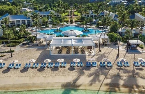 Estate Bethany Condo | Experience a Week in Paradise with Poolside Retreats