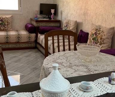 Martil Apartment | Cozy Martil Retreat: Ocean View & Fast Wifi for Families