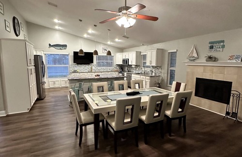 Sarasota House | Discover a Whale of a Good Time with Ocean Views!