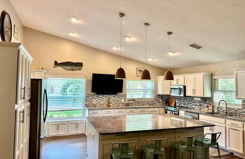 Sarasota House | Discover a Whale of a Good Time with Ocean Views!
