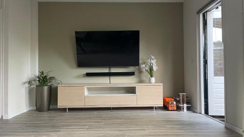 Municipality of Tilburg Apartment | A whole Family expat house with AC, garden, close to Efteling