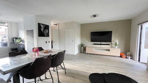 Municipality of Tilburg Apartment | A whole Family expat house with AC, garden, close to Efteling
