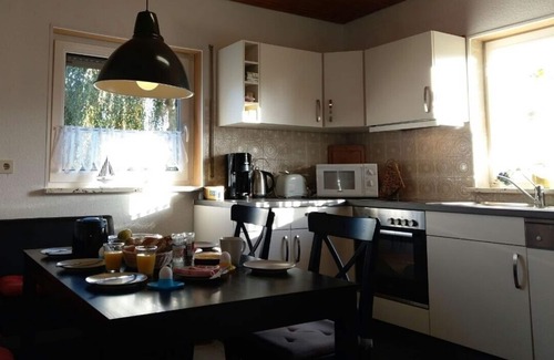 Altenwalde House | Ideal Getaway: Whole House with Garden & Ocean View