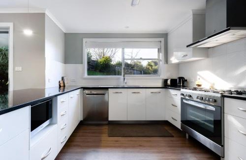 Trevallyn House | A Whole Lot Of House W/Dual Living & Library