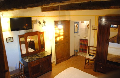 Radicondoli Other | Idyllic Converted Barn with Pool and Child-Friendly Amenities