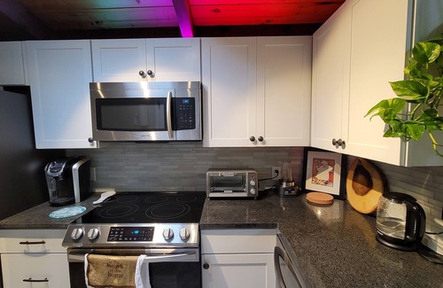 Hawley Cabin | Ideal Pocono Mountain Getaway with Spa and Ocean Views