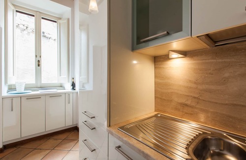 Rome City Centre Apartment | Experience Pantheon Views with Spa and Breakfast Included