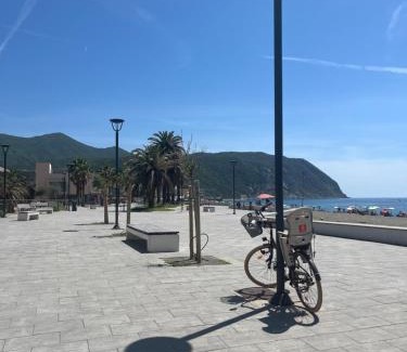Riva Trigoso Apartment | Oceanfront Escape: Guest Rated 9.7 with Sea Views