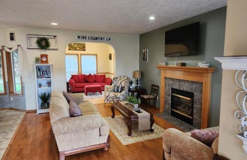 Lafayette House | Discover a Welcoming Wine Country Home in Yamhill County