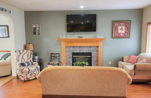Lafayette House | Discover a Welcoming Wine Country Home in Yamhill County