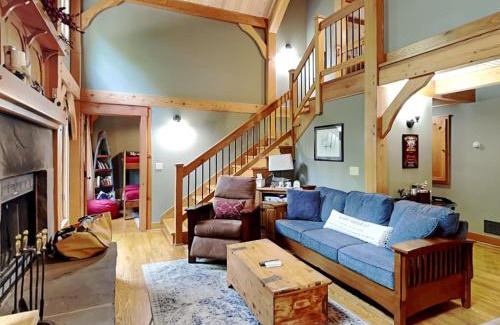 Oakland House | Enchanting Winter View: Family-Friendly Hotel Retreat