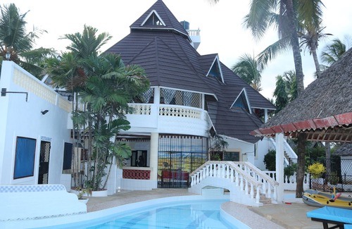 Mombasa Villa | Dreamy Beach Retreat with Pool at Diani Beach, Kenya
