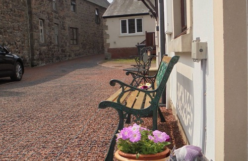 Wooler House | Discover a Cozy Retreat in Wooler with Pool & Ocean View
