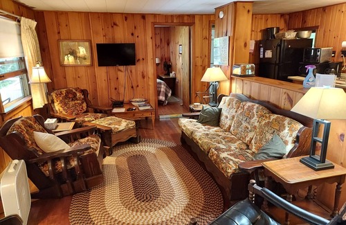 Skaneateles Cottage | Idyllic Rustic Cottage with Lake Views and Pet-Friendly Amenities