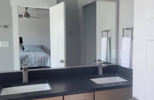 Elko House | Modern Townhome Retreat: Perfect for Family Getaways