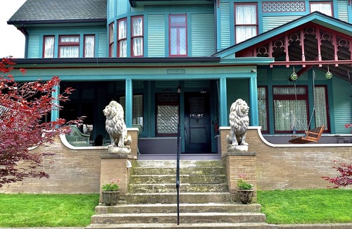 Shelbyville House | Experience a Woodworking Masterpiece with Ocean Views