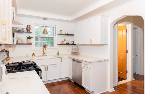 Grosse Pointe House | Discover The Writers Retreat: Your Idyllic City Hideaway