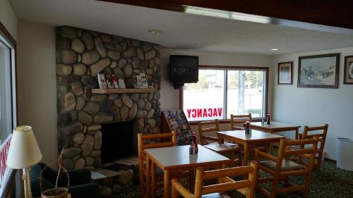 Cody Hotel | Inviting Getaway at A Wyoming Inn for Family Adventures