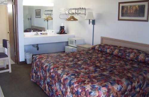 Cody Hotel | Inviting Getaway at A Wyoming Inn for Family Adventures